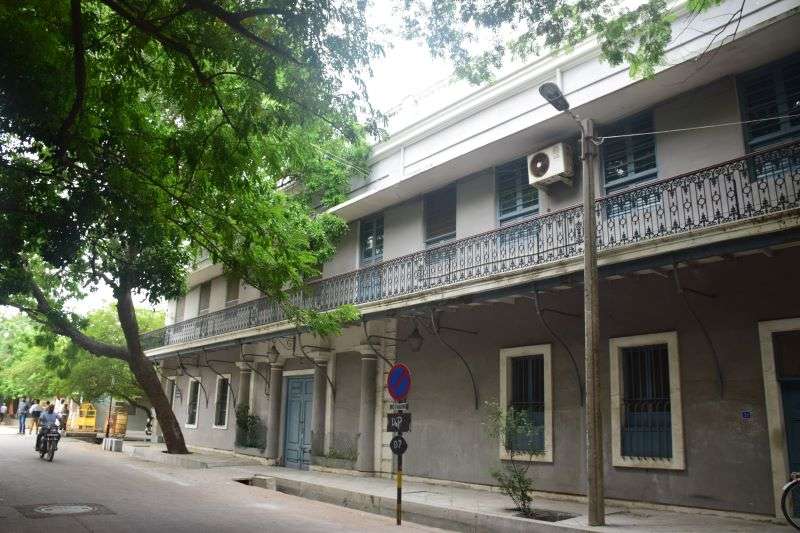 French Colony in Pondicherry - An ultimate walking guide 3 Colonial era buildings turned into homestays and and restaurants in French Quarter of Pondicherry